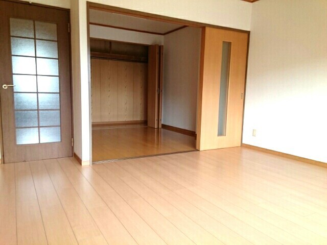 拡大写真:宝塚市安倉南4丁目 2階207の内観