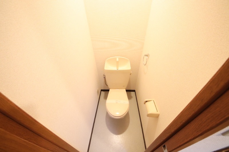 拡大写真:尼崎市武庫之荘本町1丁目 2階202のトイレ