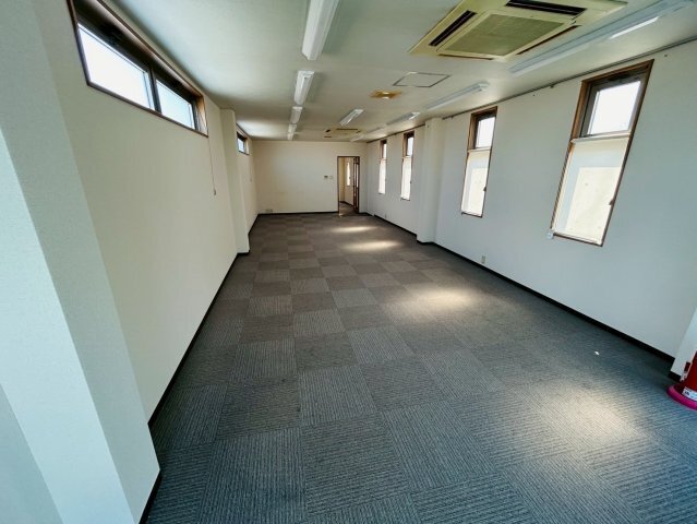 拡大写真:大高土地貸事務所 3階の内装