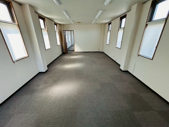 拡大写真:大高土地貸事務所 3階の内装