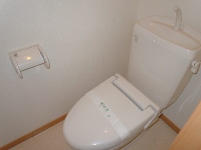 拡大写真:ジャム ハウス B 2階201の温水洗浄便座
