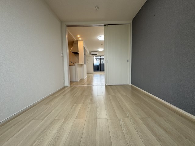 拡大写真:ルミナス 八街 2階201の洋室6.1帖(同型タイプ)