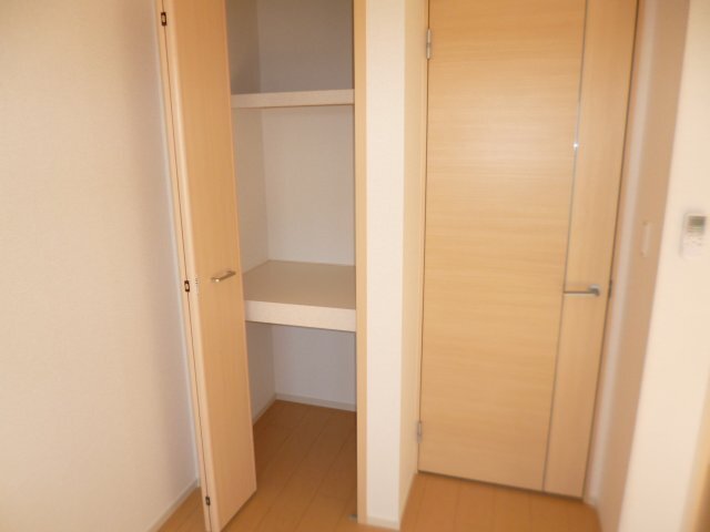 拡大写真:取香牧B 2階205の収納(洋室6.4帖)