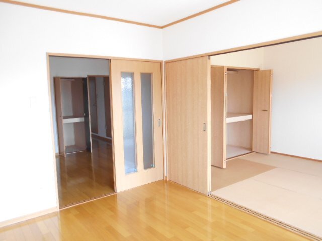 拡大写真:津山市東一宮 3階302の居室・リビング