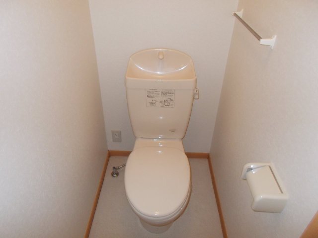 拡大写真:グリーンヒルうぐいすB 1階103のトイレ