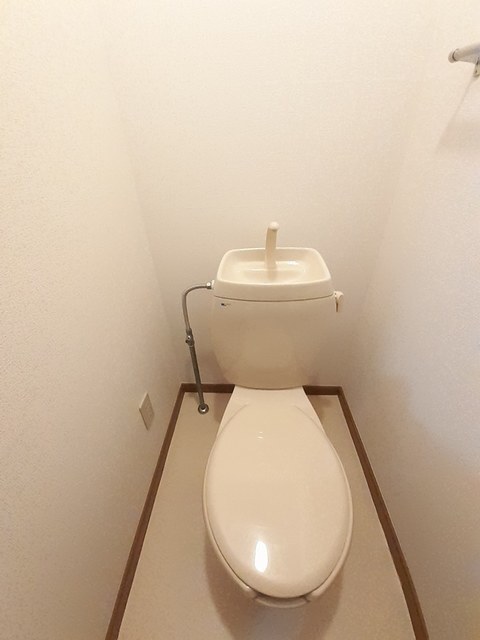 拡大写真:エルディムはるかぜ 2階205のトイレ