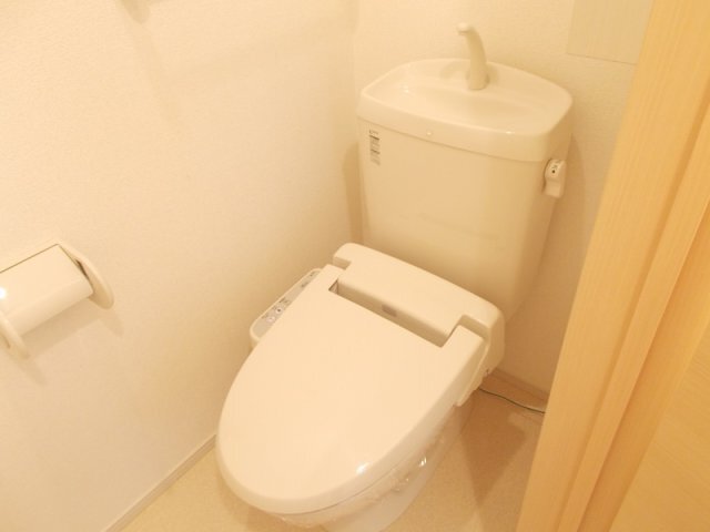 拡大写真:ノースヒルズ B 1階101のトイレ