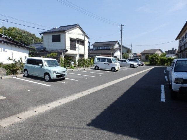 拡大写真:エーデルハイム浜乃木 1階101の駐車場