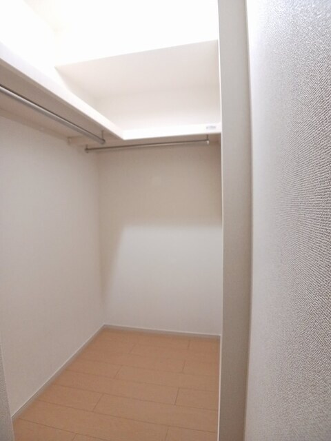 拡大写真:レイク ルイーズ A 1階103の収納