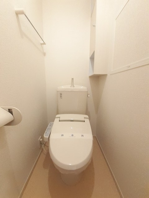 拡大写真:プリムローズ A 2階203のトイレ