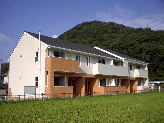 拡大写真：オリーブ 2階201の建物外観