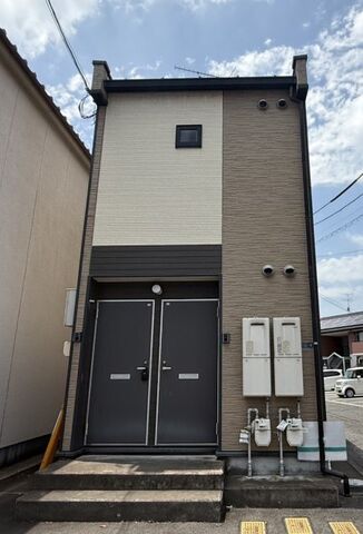 拡大写真:岡山市北区南方4丁目 1階201のエントランス