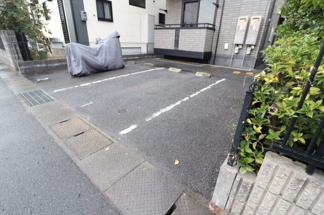 拡大写真:マ・メゾン 1階101の駐車場