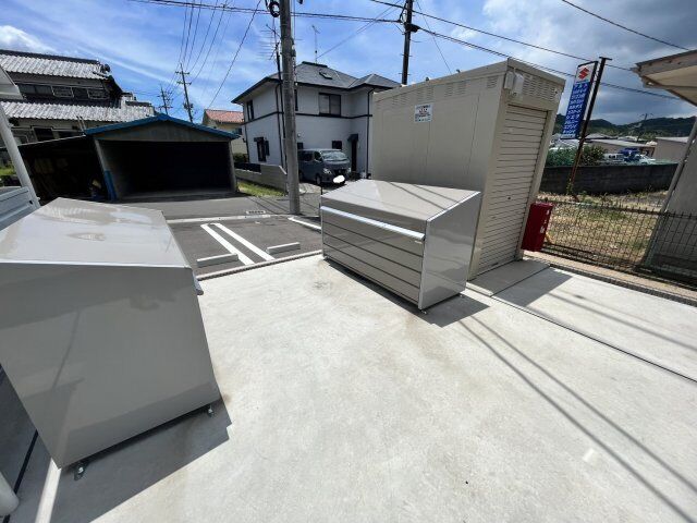 拡大写真:マロンクレスト A 2階201のロビー