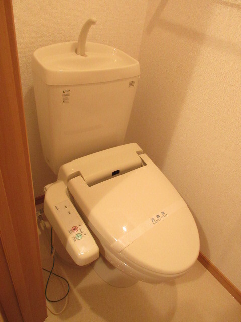 拡大写真：オリーブ 2階201のトイレ