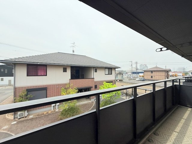 拡大写真:岡山市北区今保 2階201のバルコニー