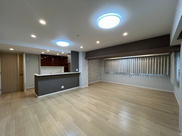 拡大写真:アルファステイツ奉還町 7階707の居室・リビング