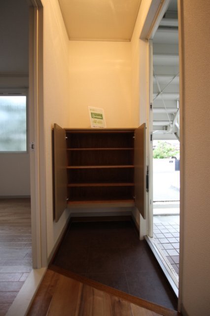 拡大写真:エトワール津島 B棟 1階B102の玄関