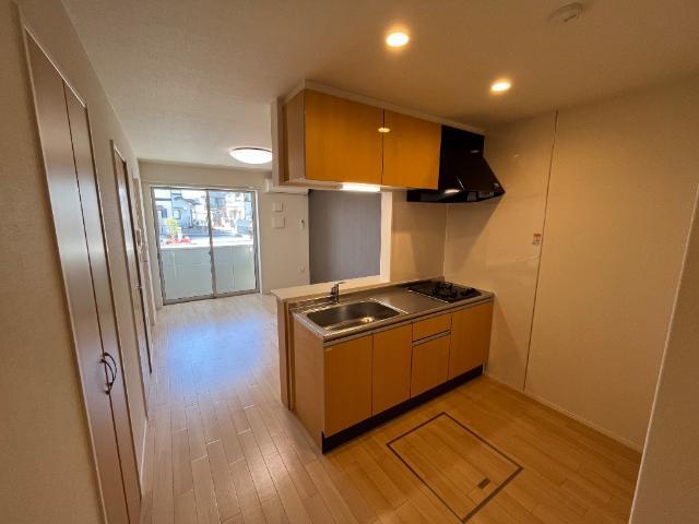 拡大写真:Emeraude Chateau 1階103のキッチン