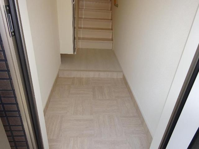 拡大写真:K’s HOUSE上中野 2階201の玄関