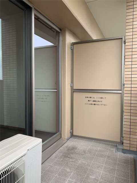 拡大写真：エスト東古松 6階601のバルコニー