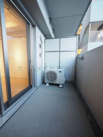 拡大写真:アーデン谷町 9階910のバルコニー