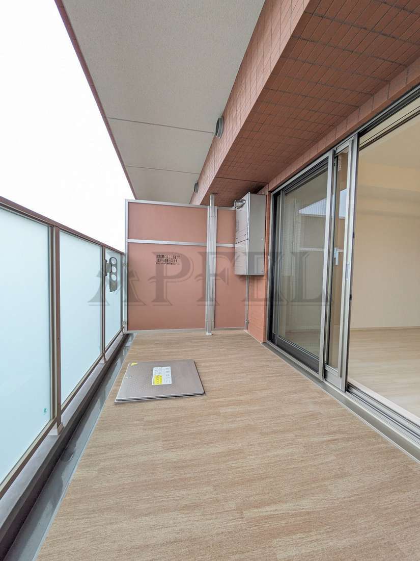 拡大写真:プレジオ弁天町 8階820のバルコニー