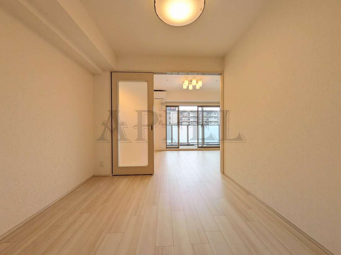 拡大写真:プレジオ弁天町 8階820の寝室
