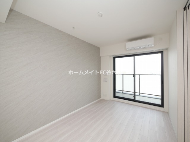 拡大写真:コンフォリア新大阪宮原Q 13階1317の居間