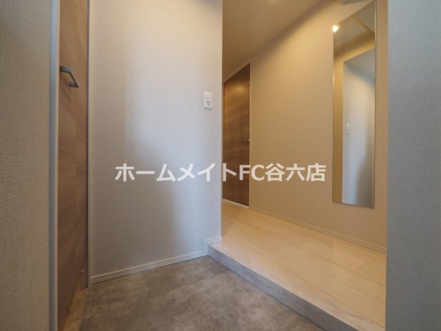 拡大写真:グランセジュール大国町 4階401の玄関