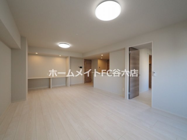 拡大写真:グランセジュール大国町 4階401の居間
