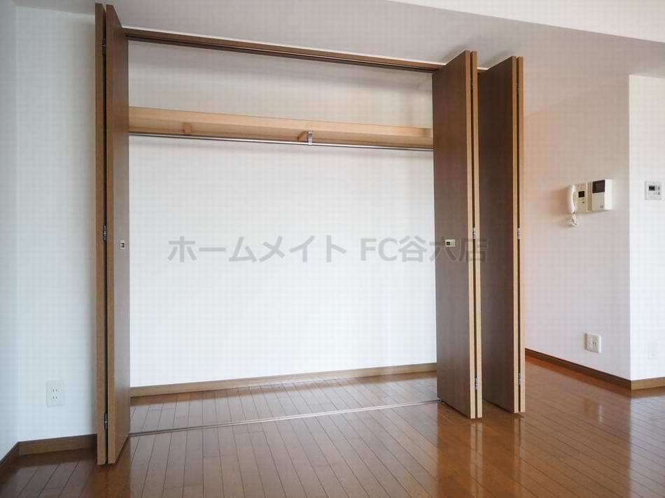 拡大写真:リーガル北心斎橋 10階1004の収納