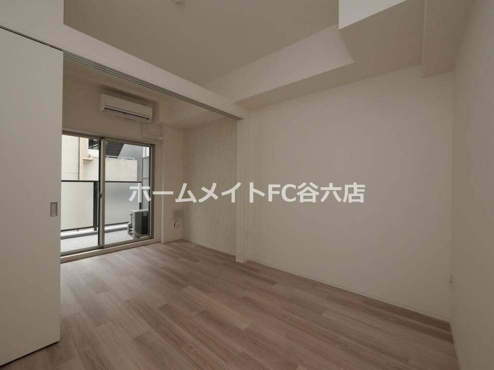 拡大写真:コンフォリア・リヴ淡路町一丁目 4階403の居間
