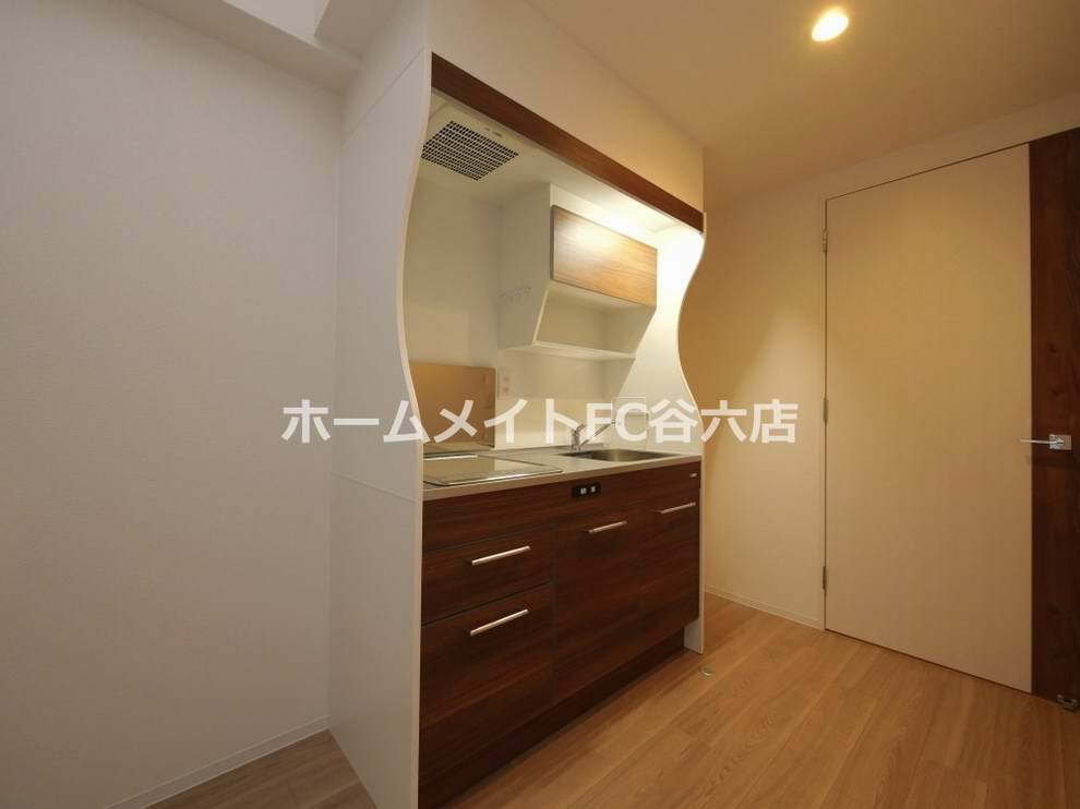 拡大写真:コンフォリア・リヴ淡路町一丁目 2階204のキッチン