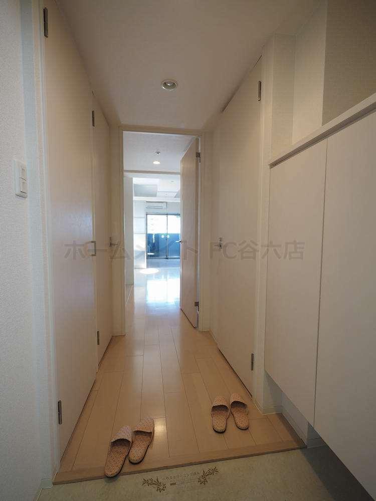 拡大写真:SERENiTE本町エコート 8階813の玄関