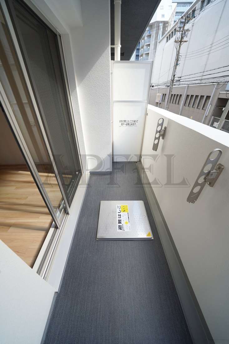 拡大写真：セレニテ本町リアン 3階303のバルコニー