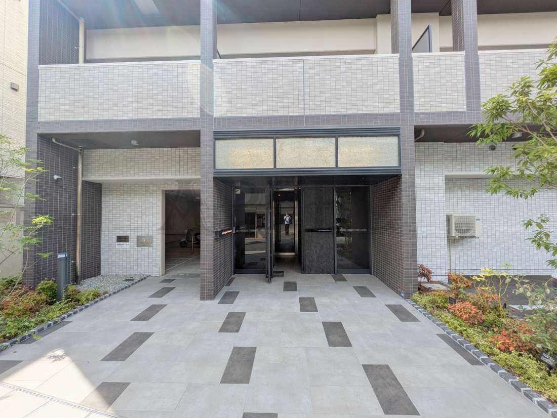 拡大写真:シャテーニュ上本町 5階501のエントランス