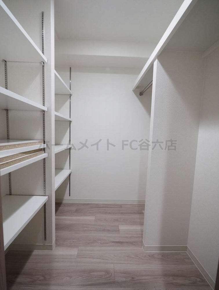 拡大写真:プレサンス松屋町グレース 9階904の玄関