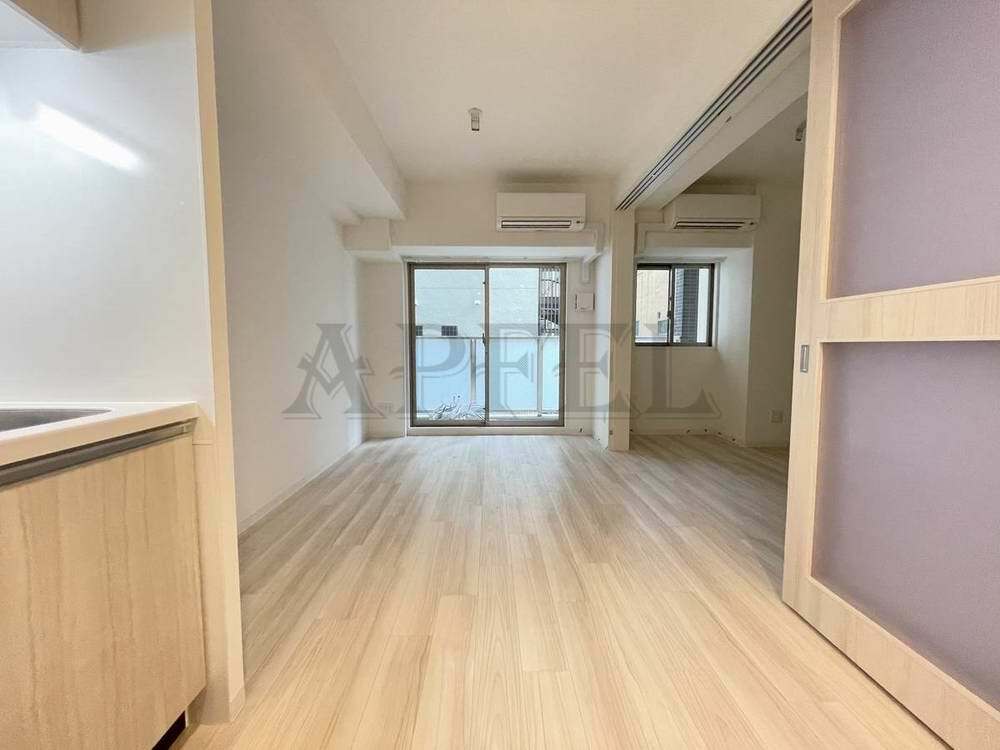 拡大写真:La Douceur谷町 11階1102の居間
