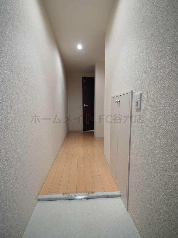 拡大写真:URBAN FLATS中之島 3階314の玄関