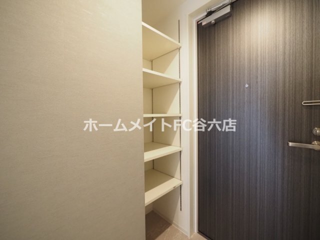 拡大写真:S-MOVE大阪鶴見 3階301の玄関