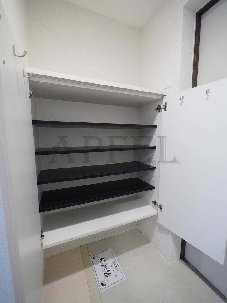 拡大写真:セレニテ本町グランデ 11階1106の玄関