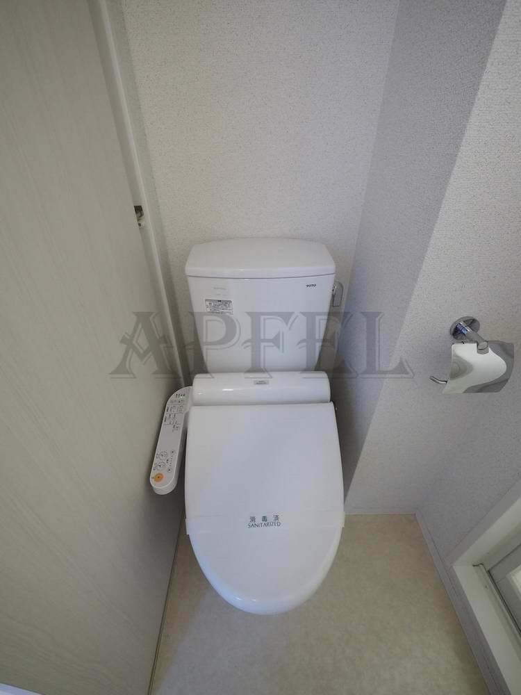 拡大写真:セレニテ本町グランデ 11階1106のトイレ