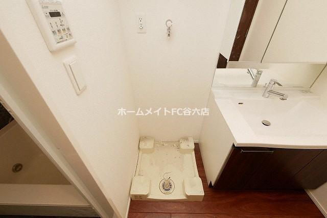拡大写真:RJR堺筋本町タワー 7階711の洗面所