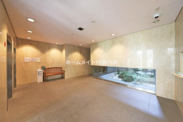 拡大写真：レジディア西天満 5階505のエントランス