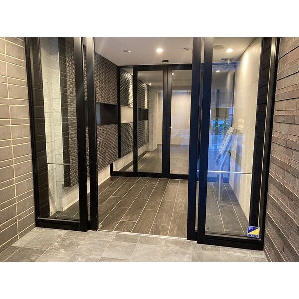 拡大写真:SK RESIDENCES SHINSAIBASHI 6階601のエントランス