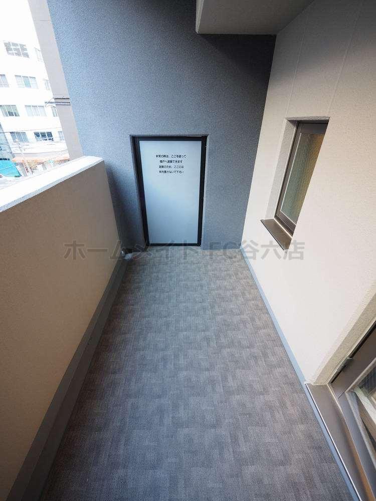 拡大写真:パークアクシス心斎橋 13階1301のバルコニー