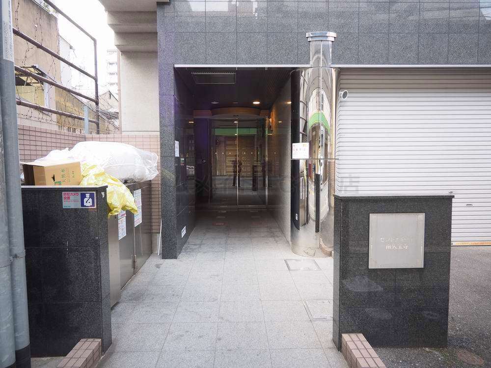 拡大写真:セントアミール南久宝寺 9階901のエントランス