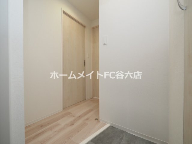 拡大写真:ジーグランデ九条 2階202の玄関