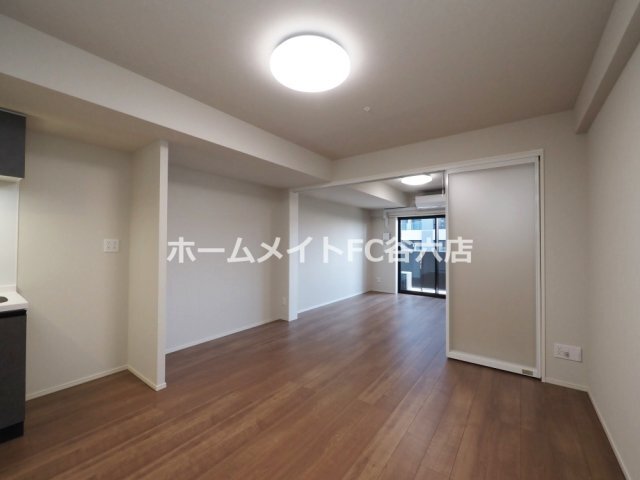 拡大写真:グランセジュール大国町 7階707の居間